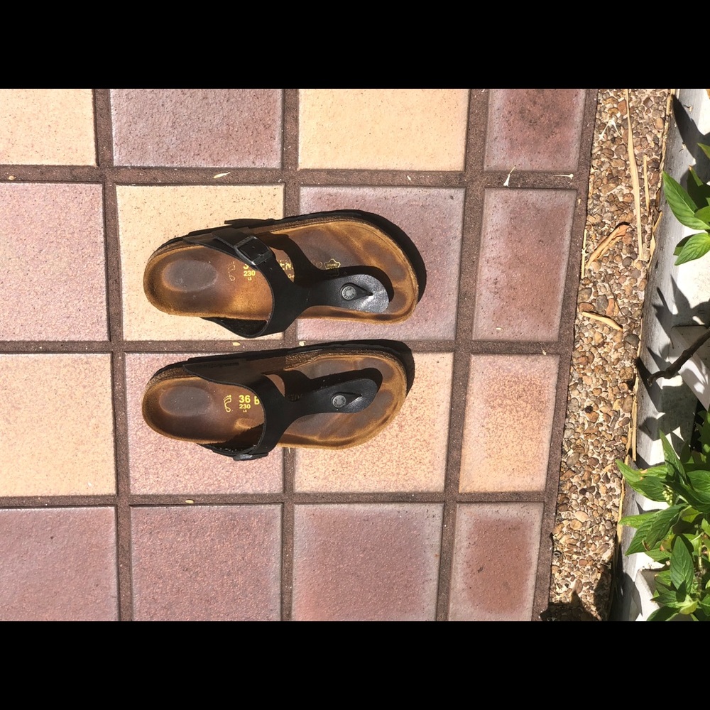 Birkenstock’s Women’s Gizeh Shoe (Black) (Size 36)